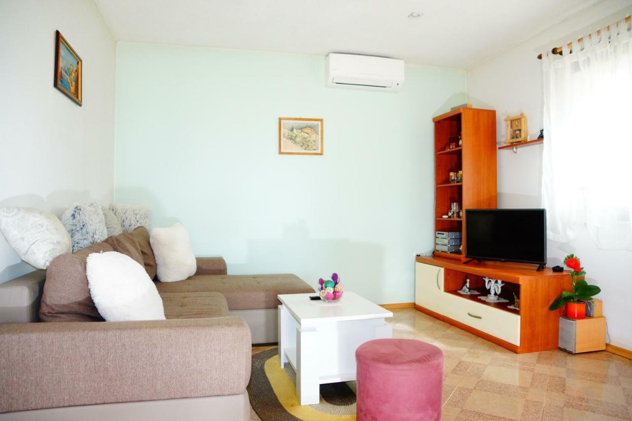 Holiday Home Bura Ρόβινι Εξωτερικό φωτογραφία